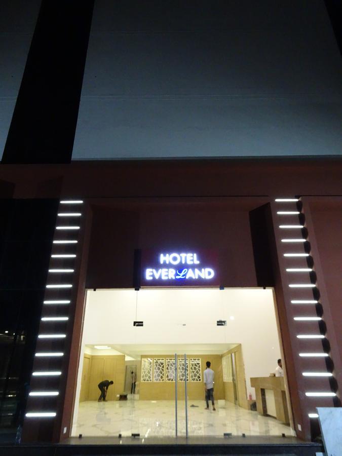 Hotel Everland Rajkot Exterior foto